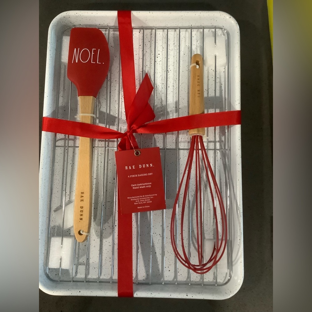 Rae Dunn 4 Piece Baking Set